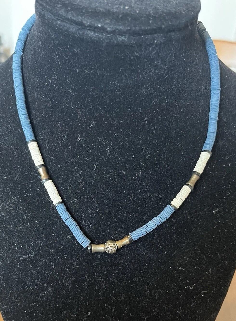 VTG Blue White Heishi Beaded Collar Necklace Silver Barrel Clasp & Beads 14”